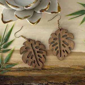 Wood Monstera Plant Earrings - Jewelry